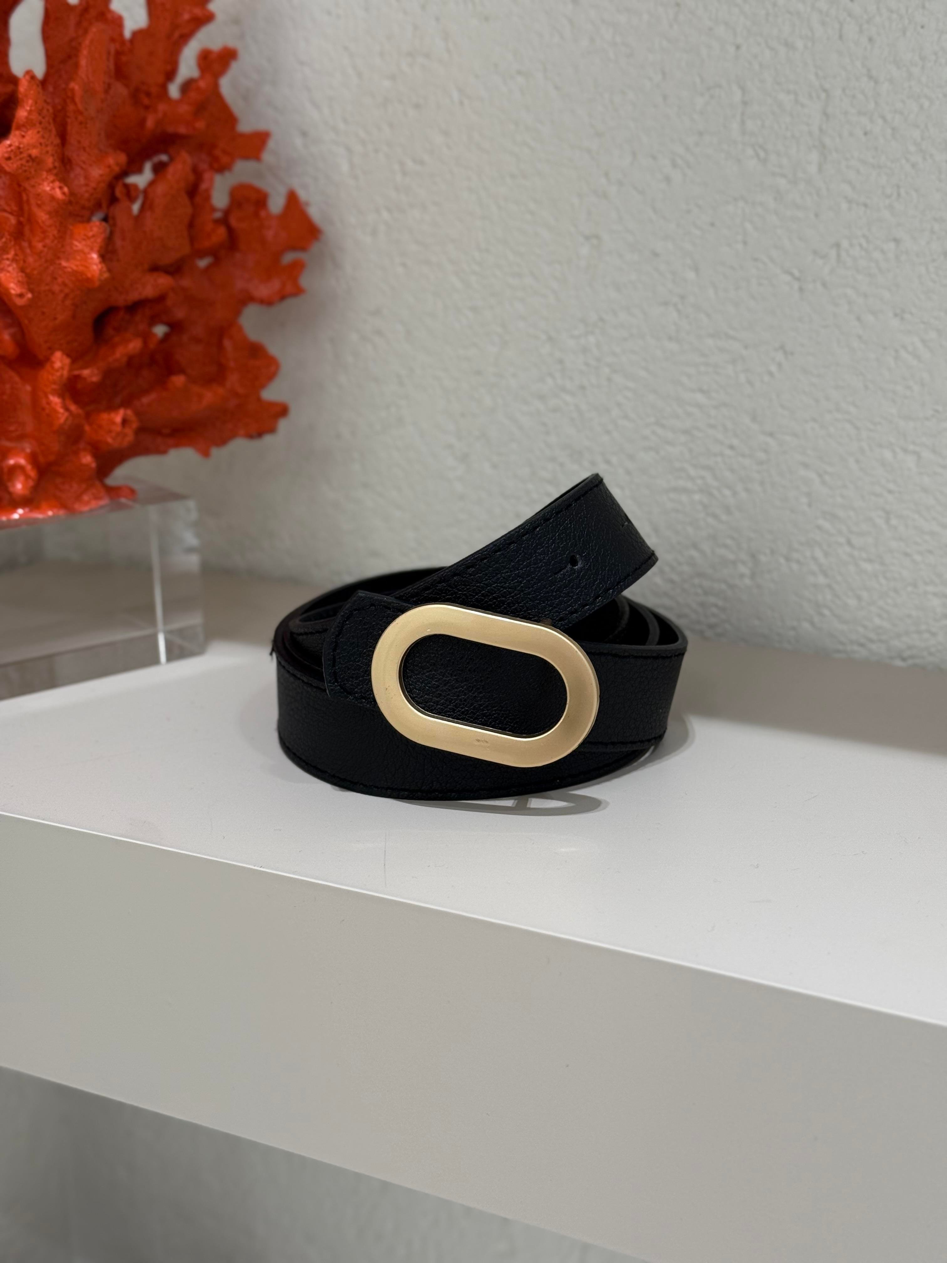 Mat Gold Tokalı Oval Kemer Siyah