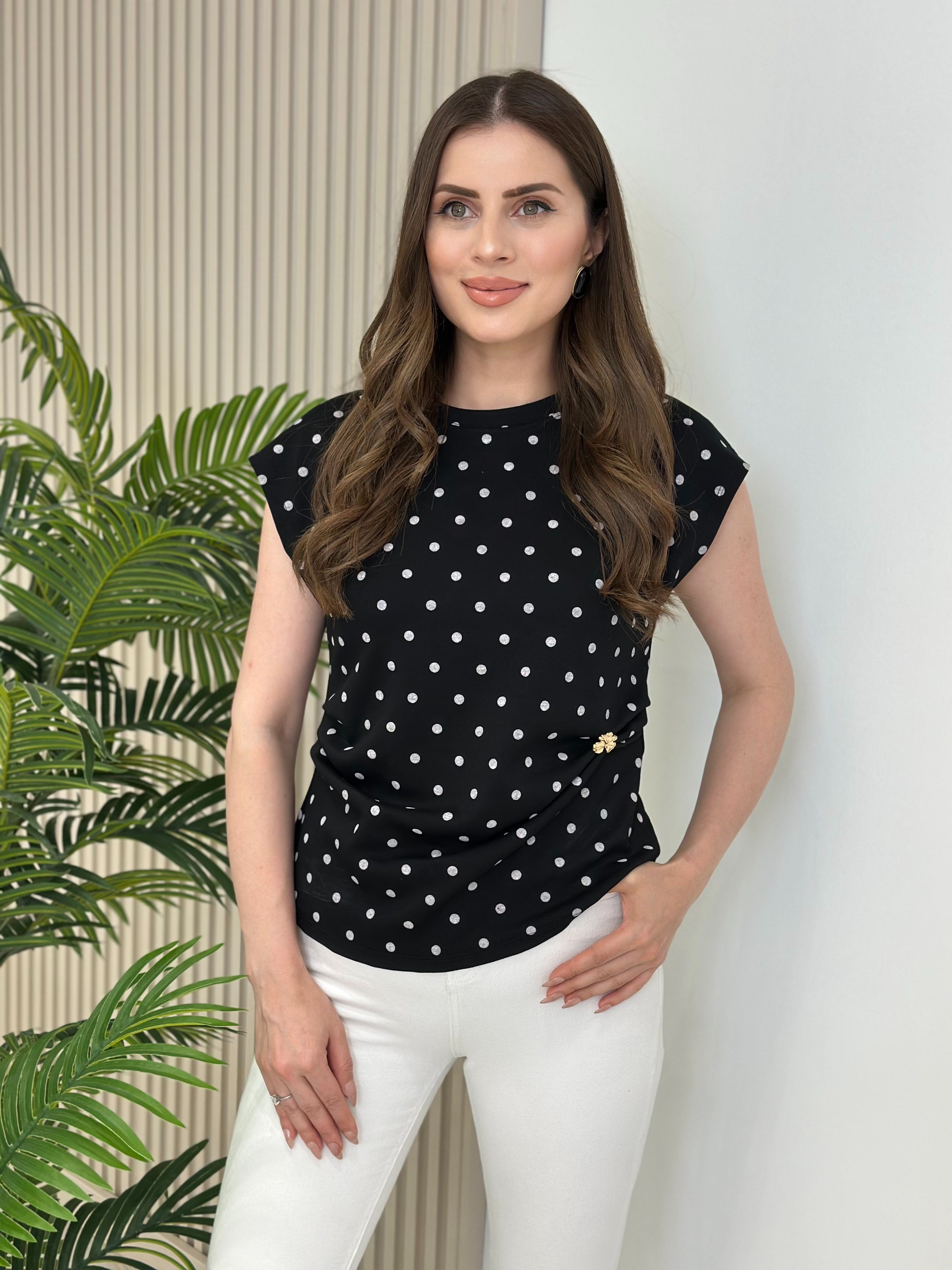 Puantiyeli Gold Broş Detaylı Tshirt Siyah