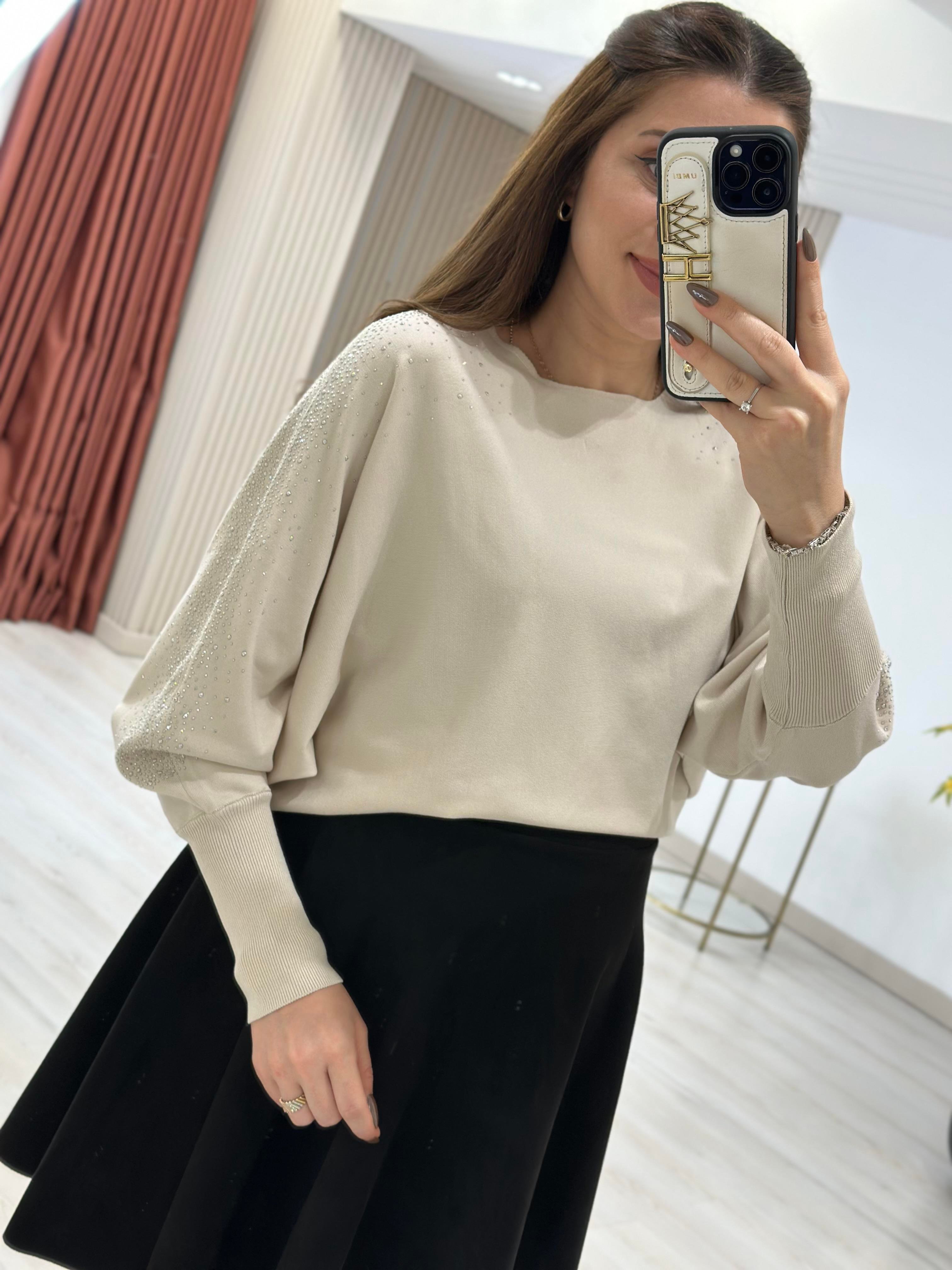 Serpme Taşlı Yarasa Kol Rahat Kalıp Triko Bej