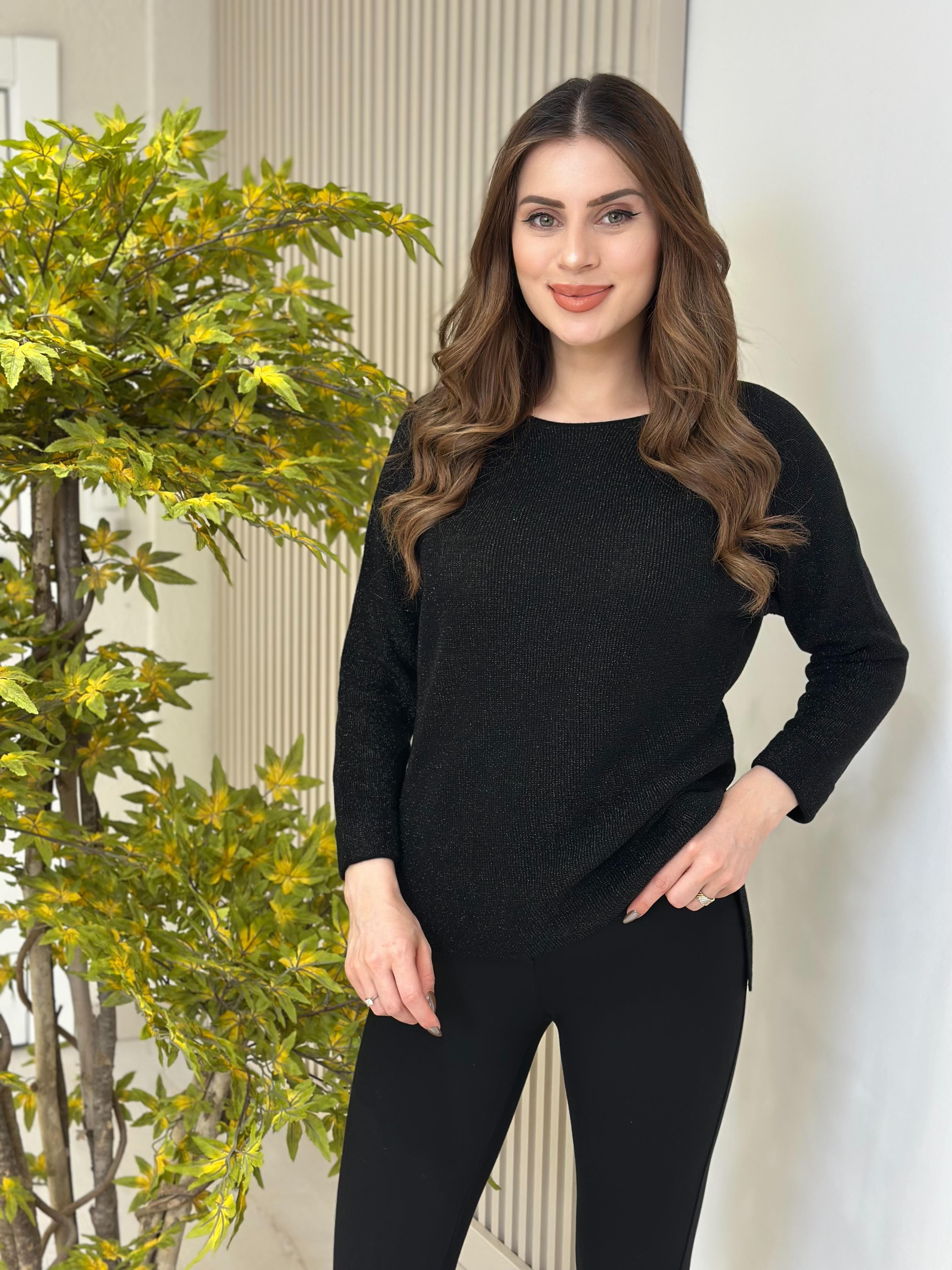 Simli Yanları Yırtmaçlı Triko Siyah