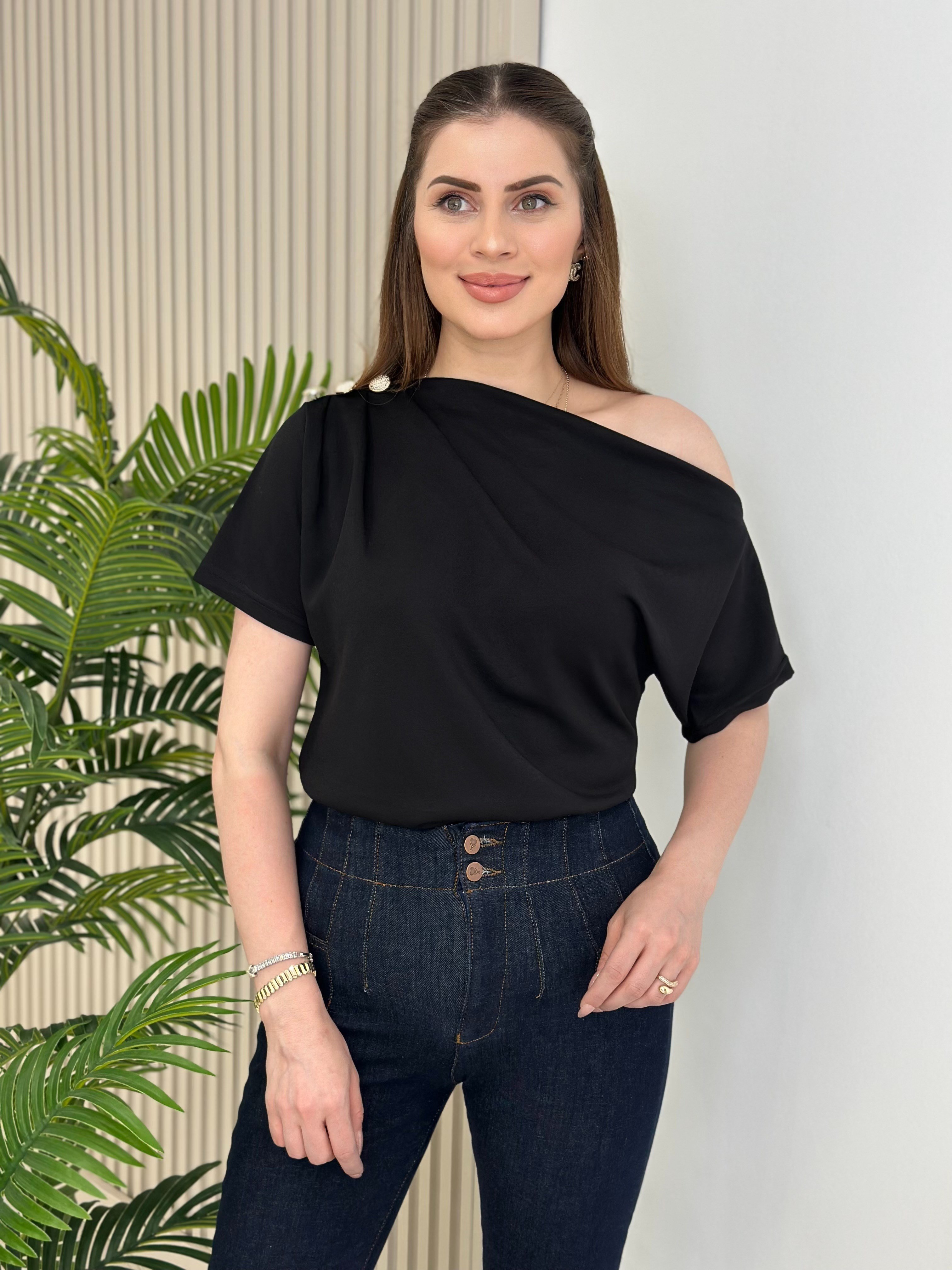 Tek Omzu Dekolteli Gold Düğmeli Modal Kumaş Tshirt Siyah