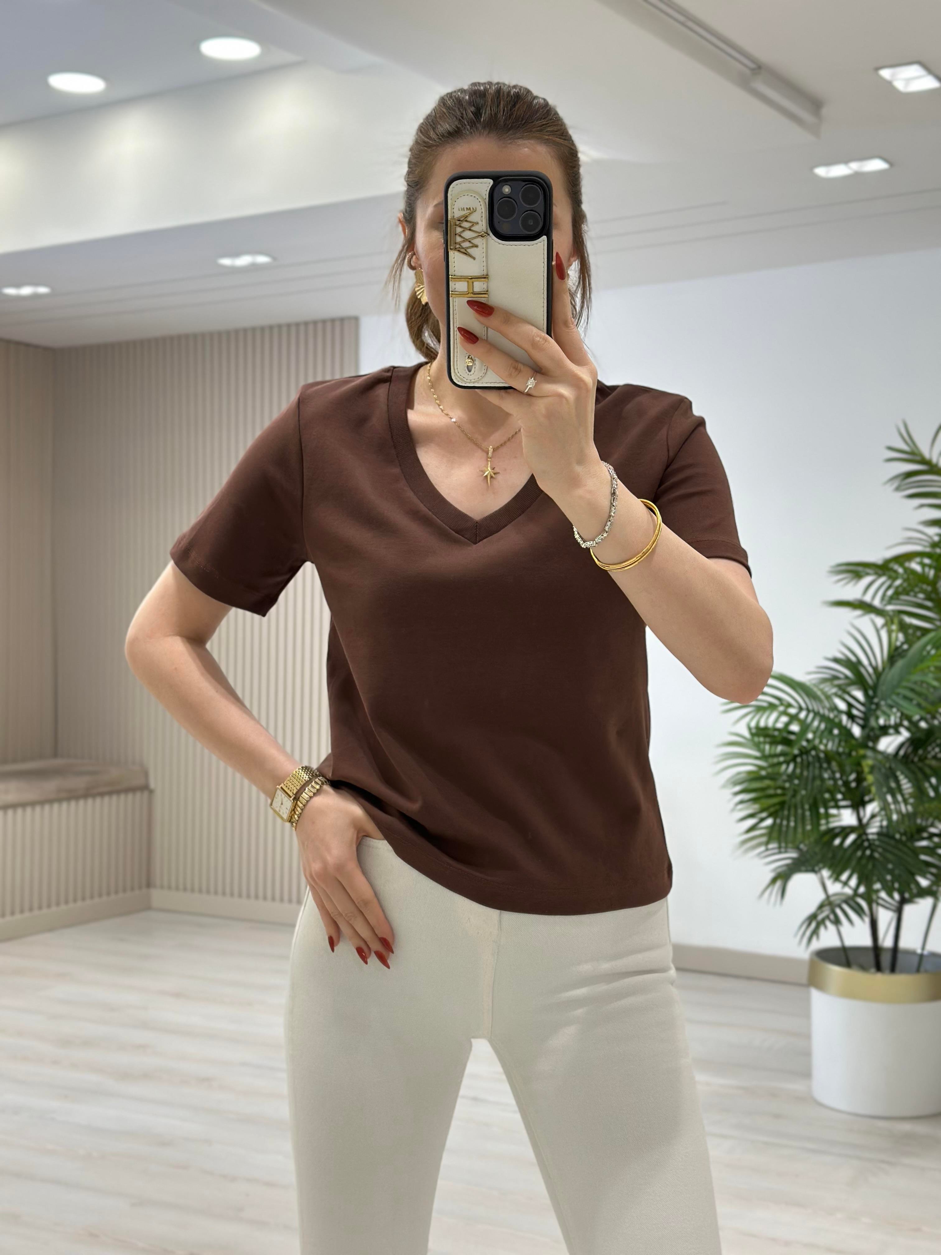 V Yaka Basıc Tshirt Kahve