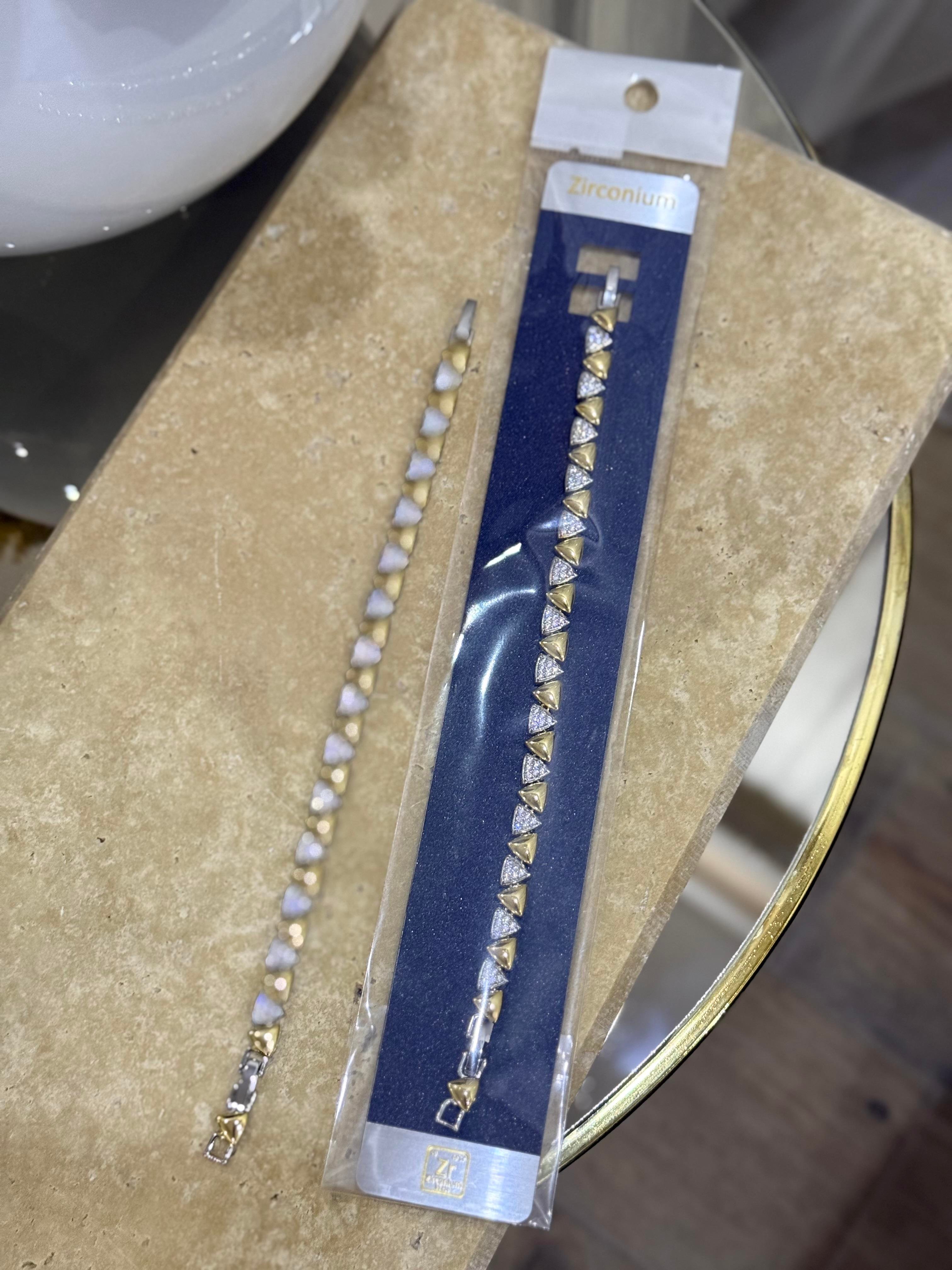 Zirconium Üçgen Taşlı Bileklik 