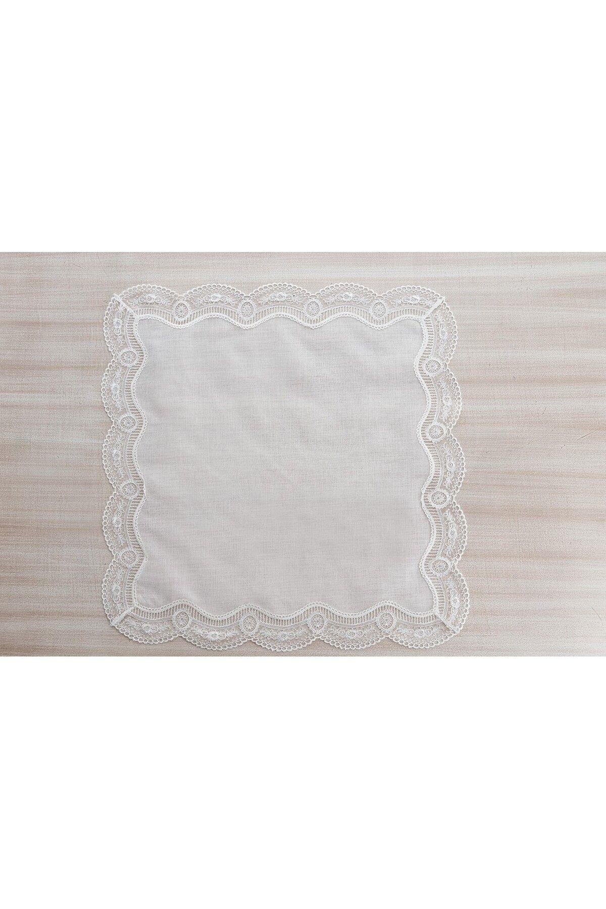 Dantelli Peçete 4'lü Paket Tomurcuk 45*45 Kemik
