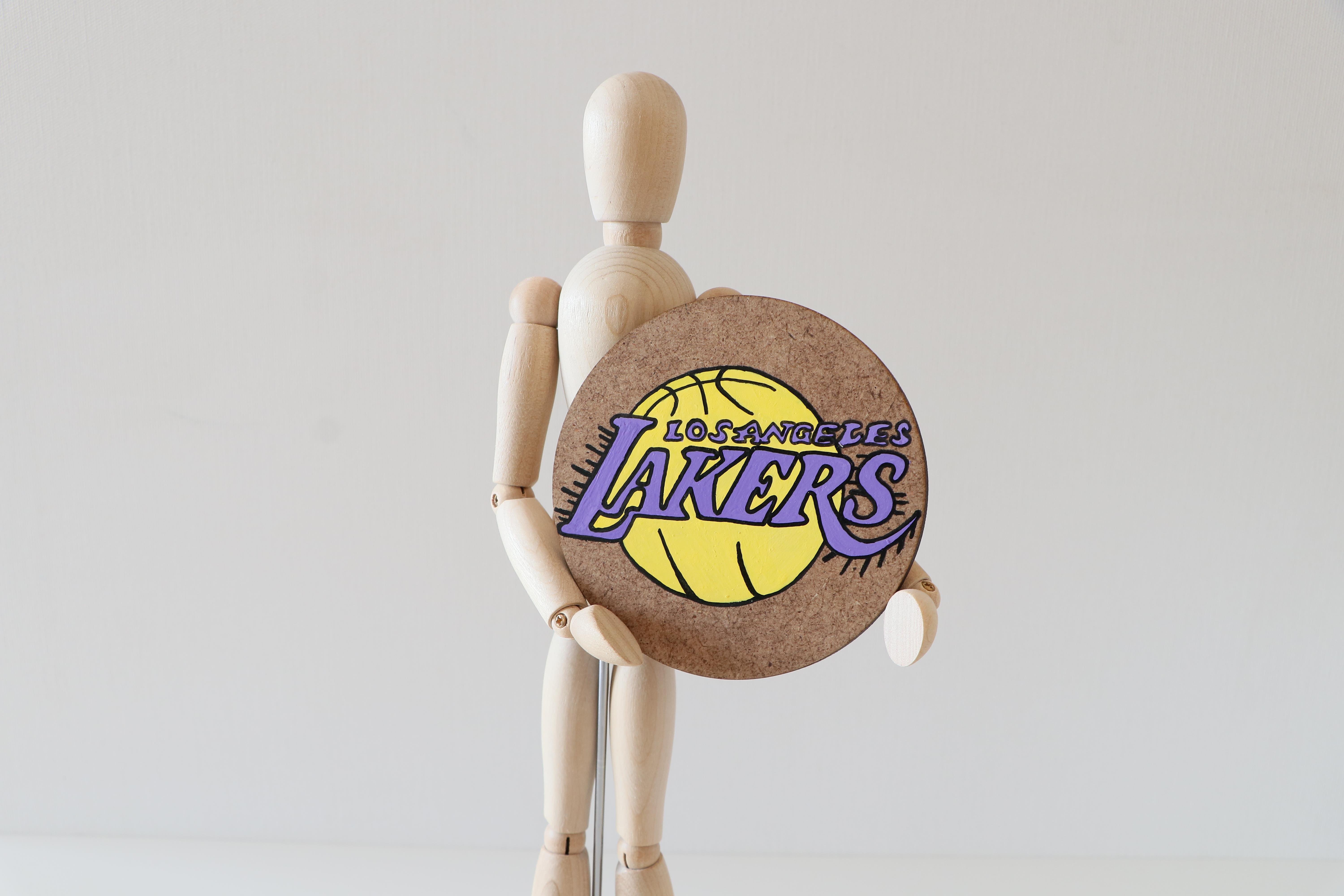 Duralit Üzerine Akrilik Boya Resim - 10 cm Çapında - Resim + Şövale Bir Arada - Basketbol Takımı: Losangeles Lakers