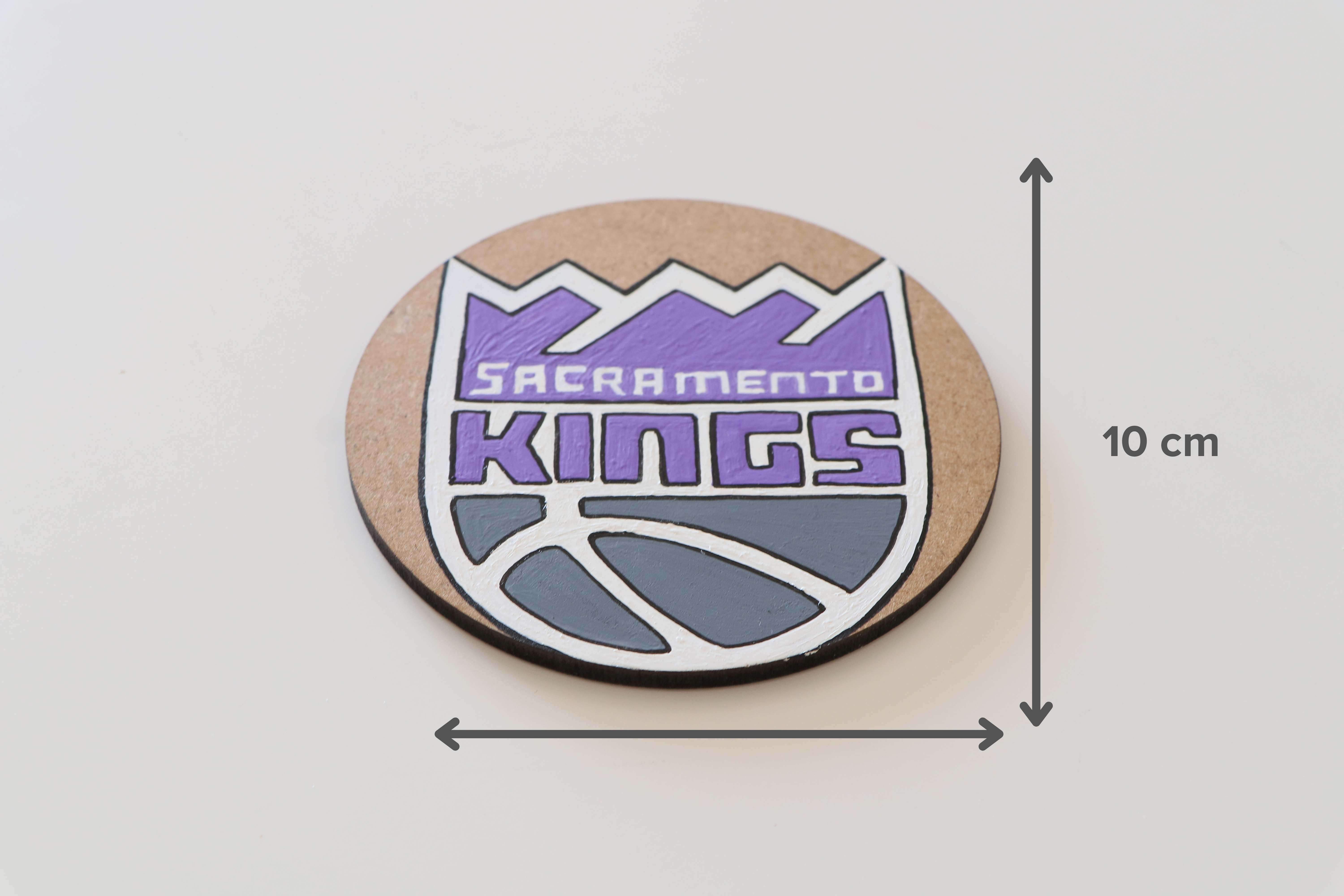 Duralit Üzerine Akrilik Boya Resim - 10 cm Çapında - Resim + Şövale Bir Arada - Basketbol Takımı: Sacramento Kings
