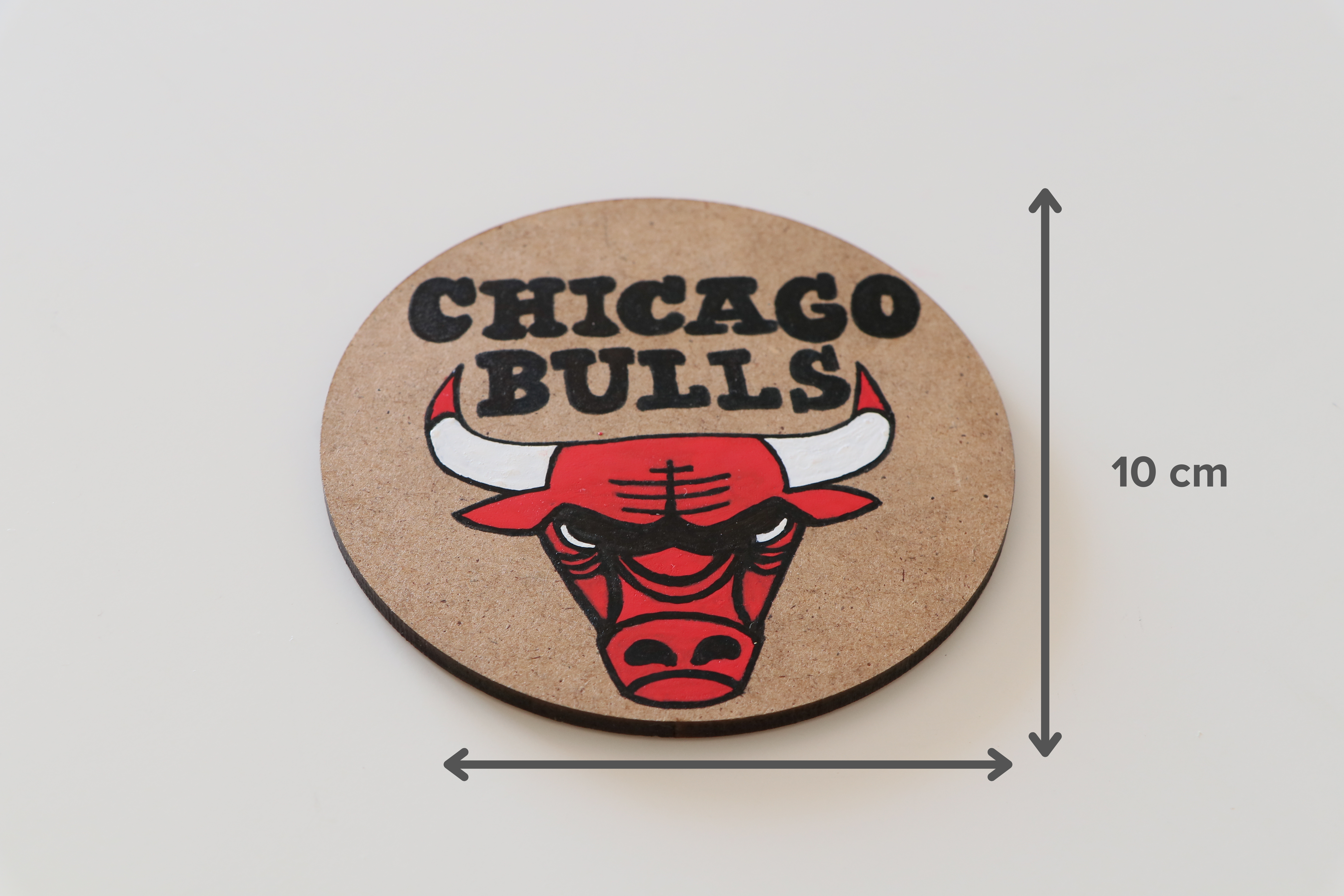 Duralit Üzerine Akrilik Boya Resim - 10 cm Çapında - Resim + Şövale Bir Arada - Basketbol Takımı: Chicago Bulls