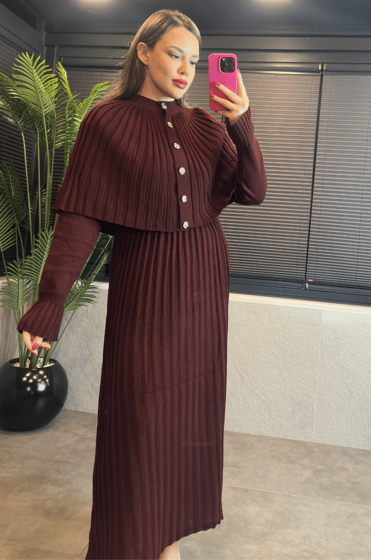 Bordo Pelerin Detaylı Piliseli Triko Elbise (2'li Set)