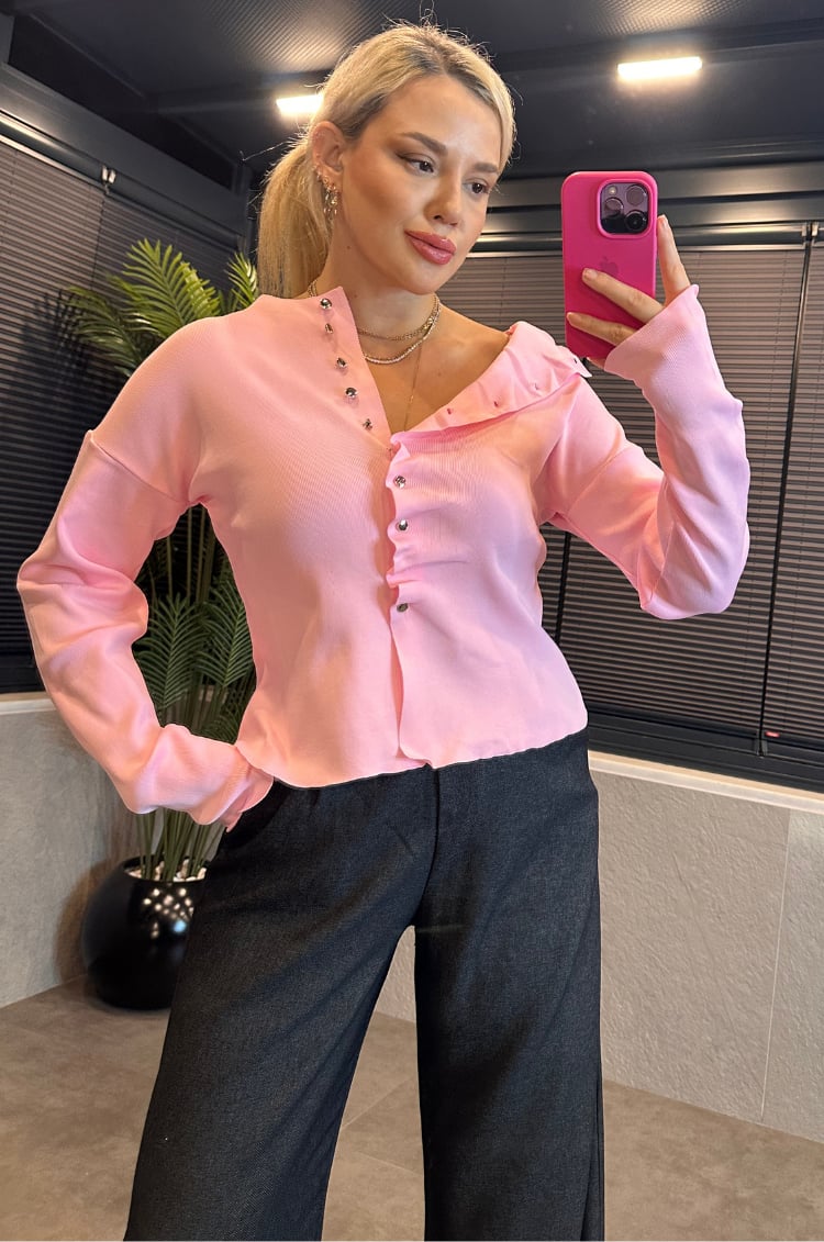 Büzgü Detaylı Pembe Triko Hırka