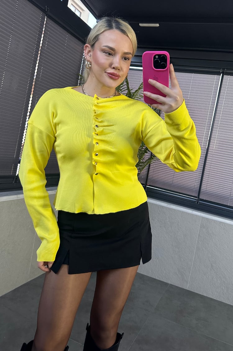 Büzgü Detaylı Sarı Triko Hırka