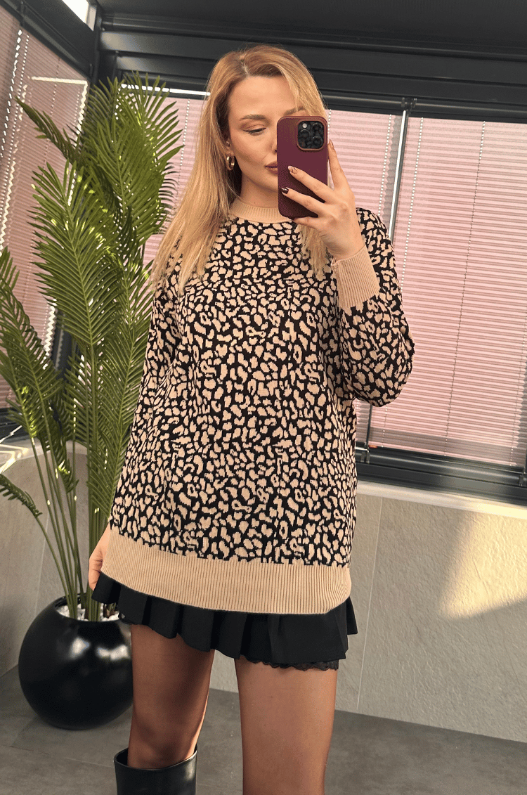Camel Leopar Desenli Yarı Boğazlı Oversize Kazak