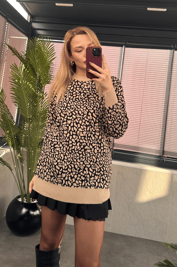 Camel Leopar Desenli Yarı Boğazlı Oversize Kazak