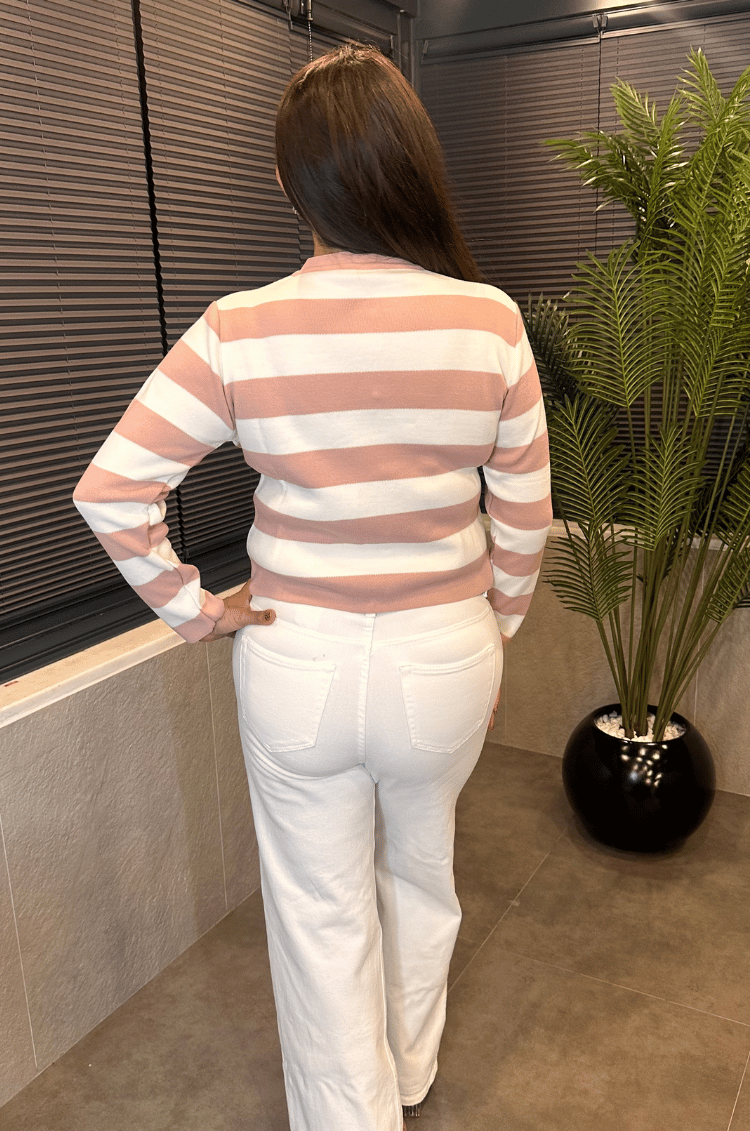 Çizgi Detaylı Gümüş Düğmeli Pembe Hırka
