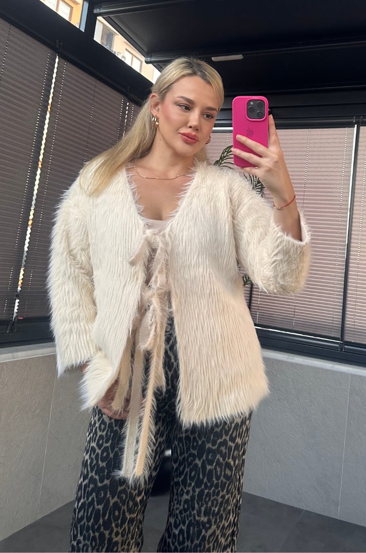 Ekru Marka Model Oversize Sakallı Hırka