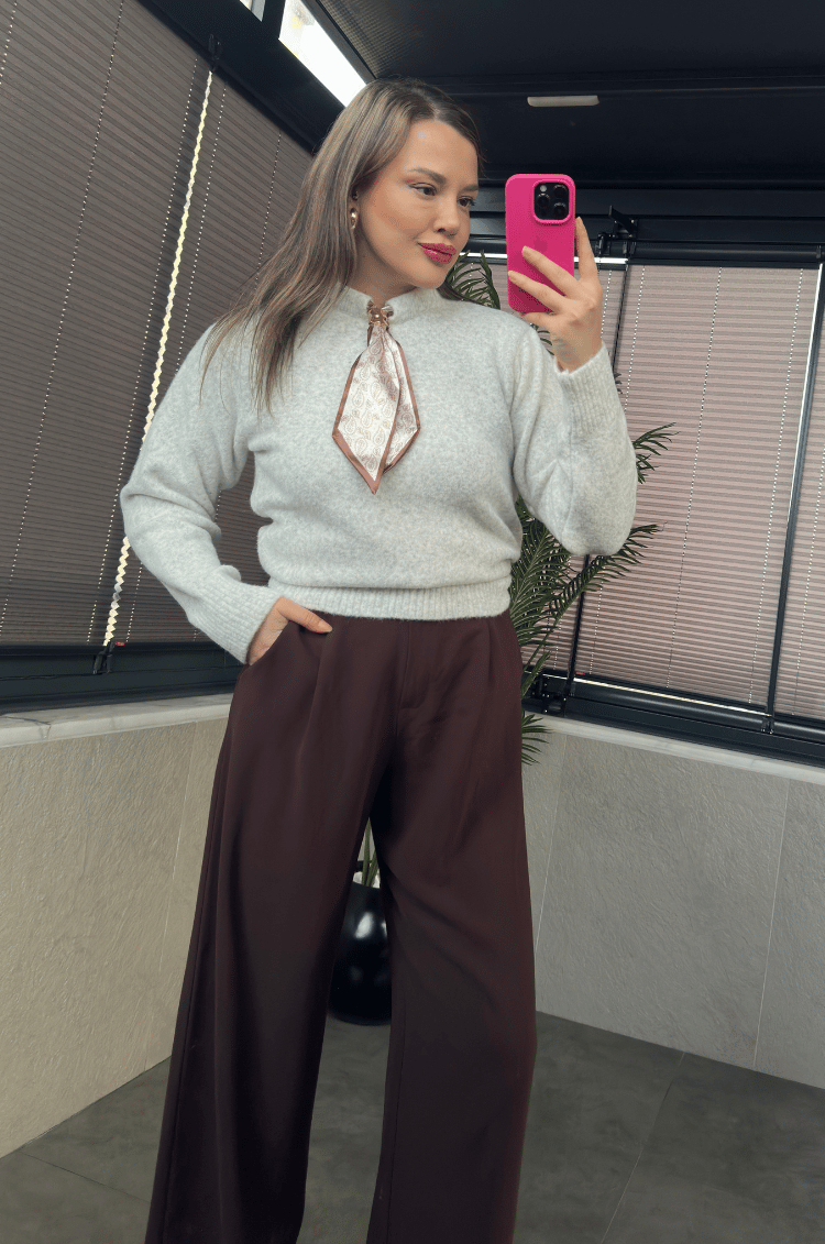 Fular Detaylı Gri Kazak