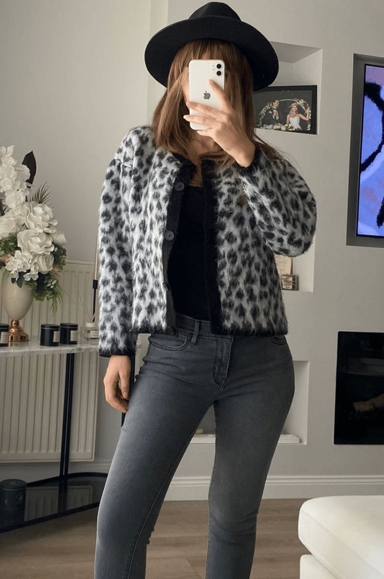 Gri Leopar Desenli Kısa Hırka