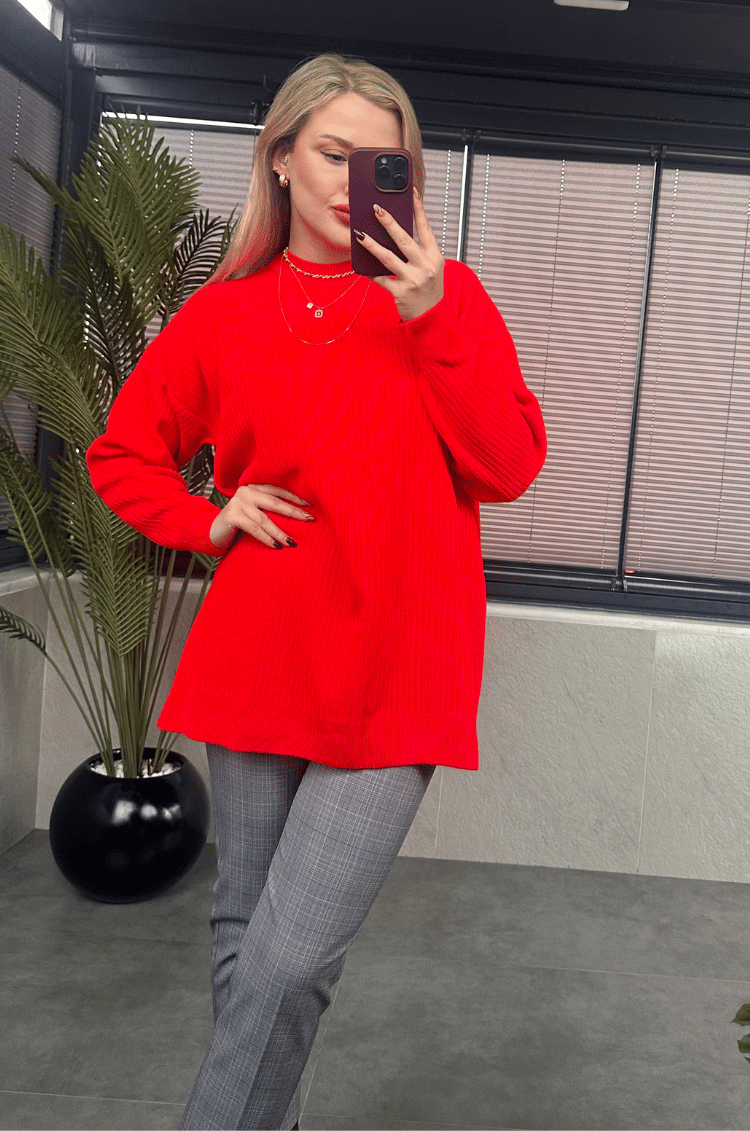 Kırmızı Yarı Boğazlı Fitilli Oversize Kazak