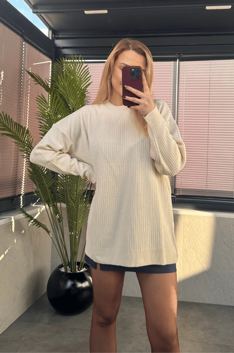 Krem Rengi Yarı Boğazlı Fitilli Oversize Kazak