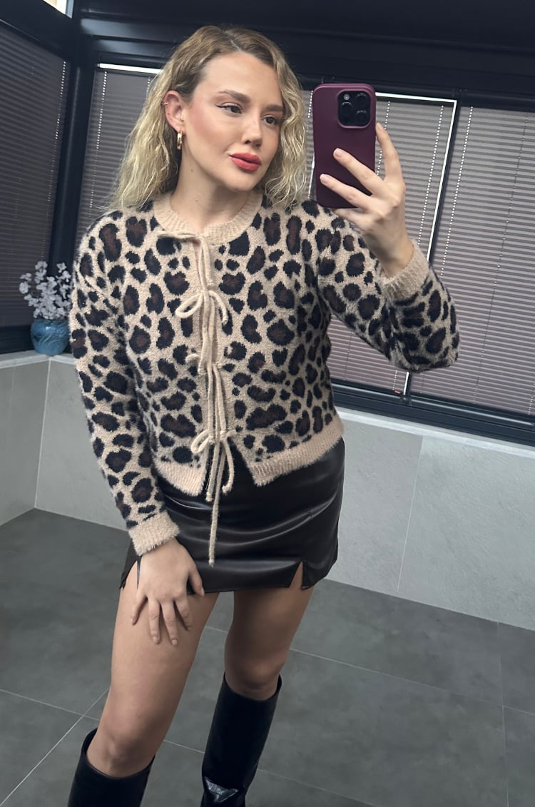 Leopar Bağcıklı Hırka
