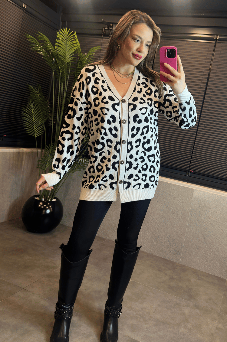 Leopar Desenli Beyaz Hırka