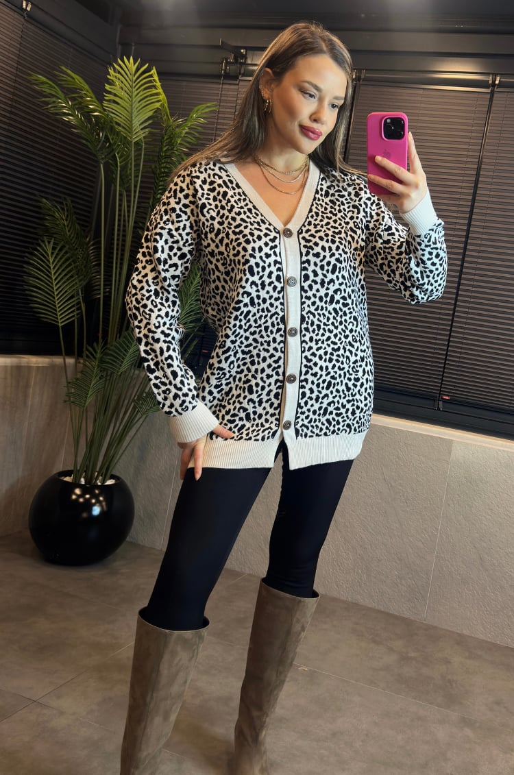 Leopar Desenli Beyaz Hırka