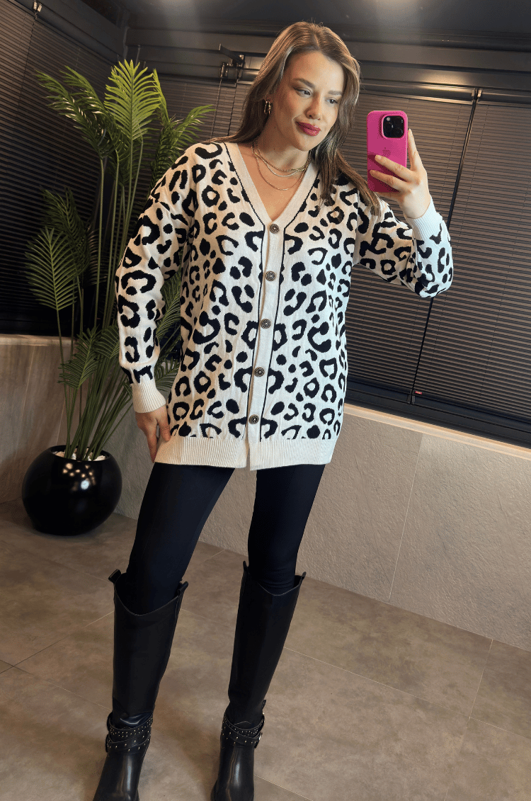 Leopar Desenli Beyaz Hırka