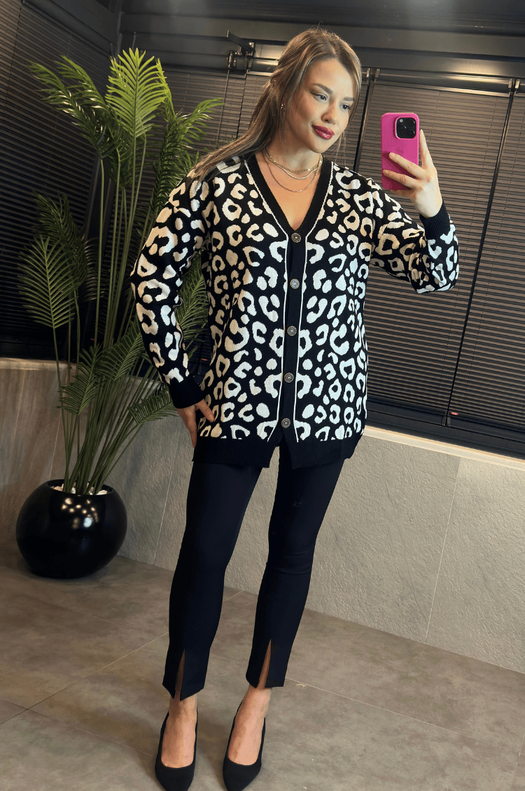 Leopar Desenli Siyah Hırka