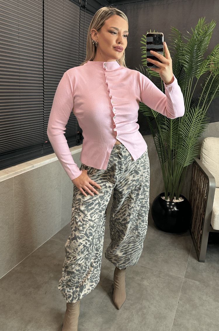 Pembe Büzgü Detaylı Triko Hırka