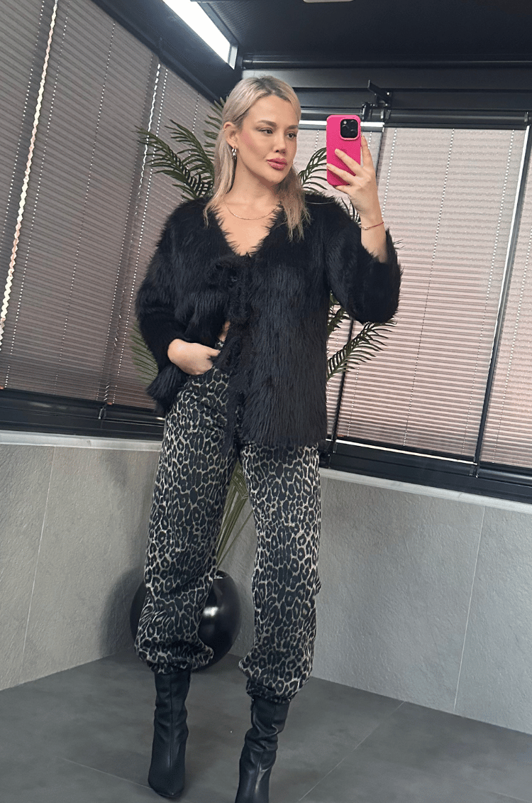 Siyah Marka Model Oversize Sakallı Hırka