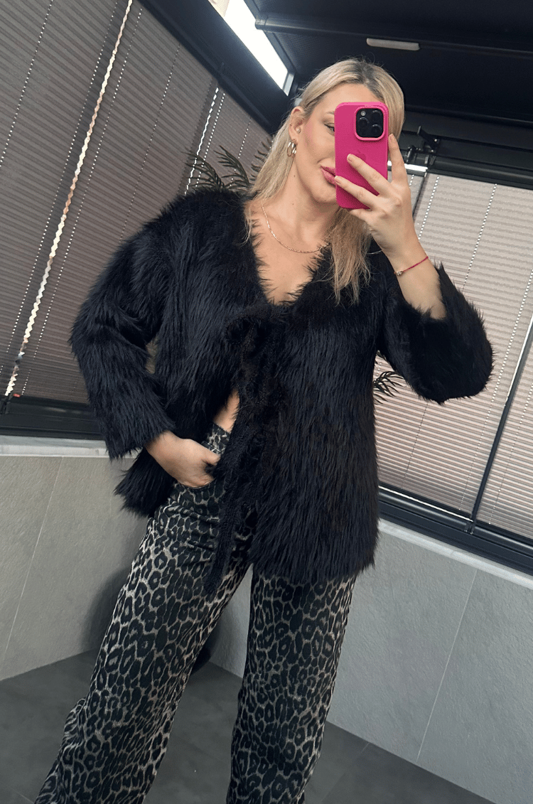 Siyah Marka Model Oversize Sakallı Hırka