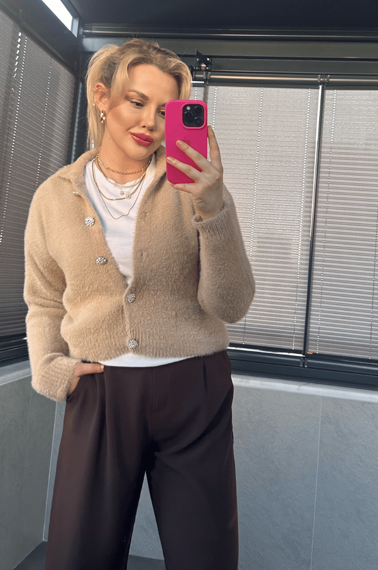 Yaka Detaylı Gümüş Taş Düğmeli Camel Hırka