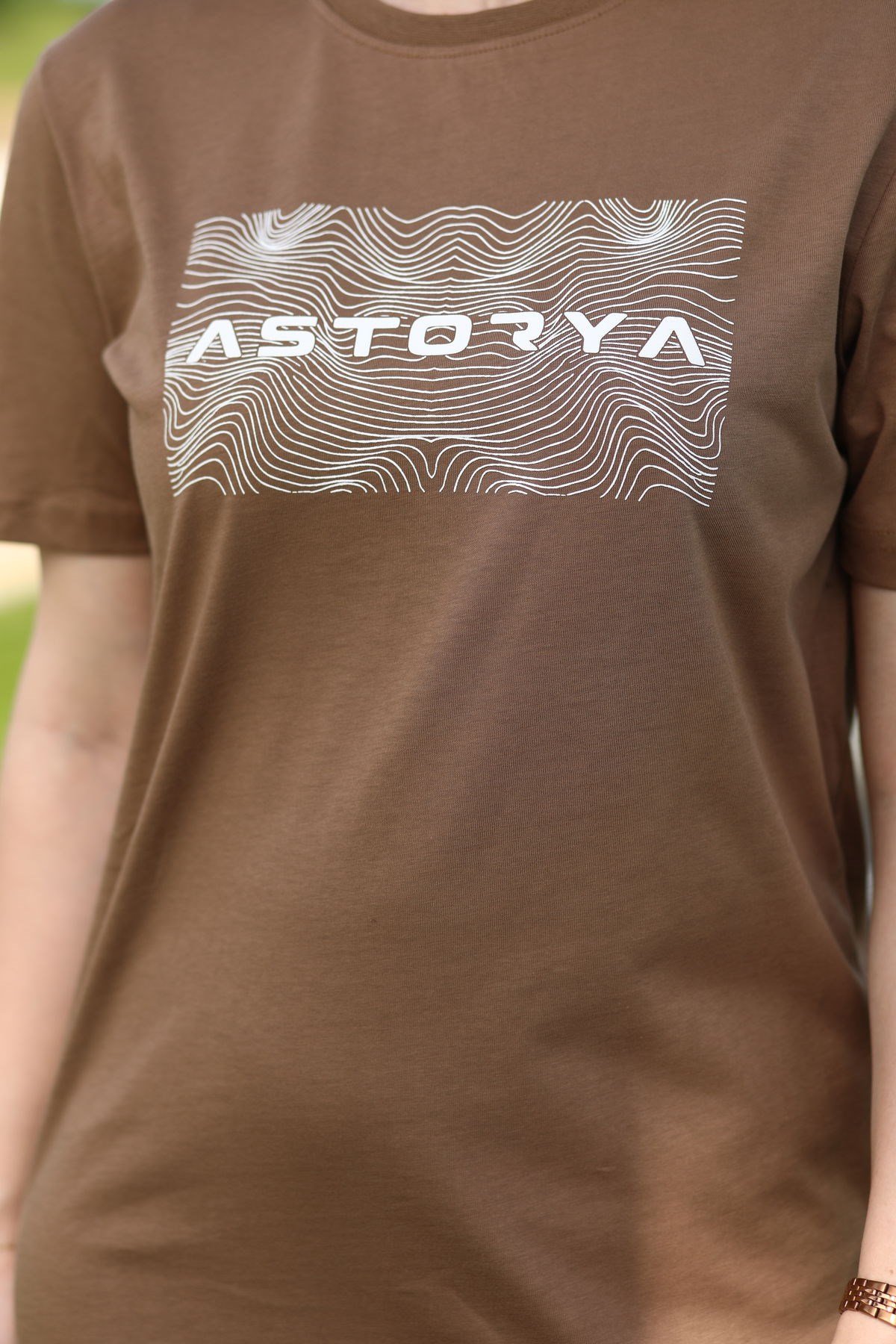 Dalga Baskılı Astorya Tişört Koyu Kahve