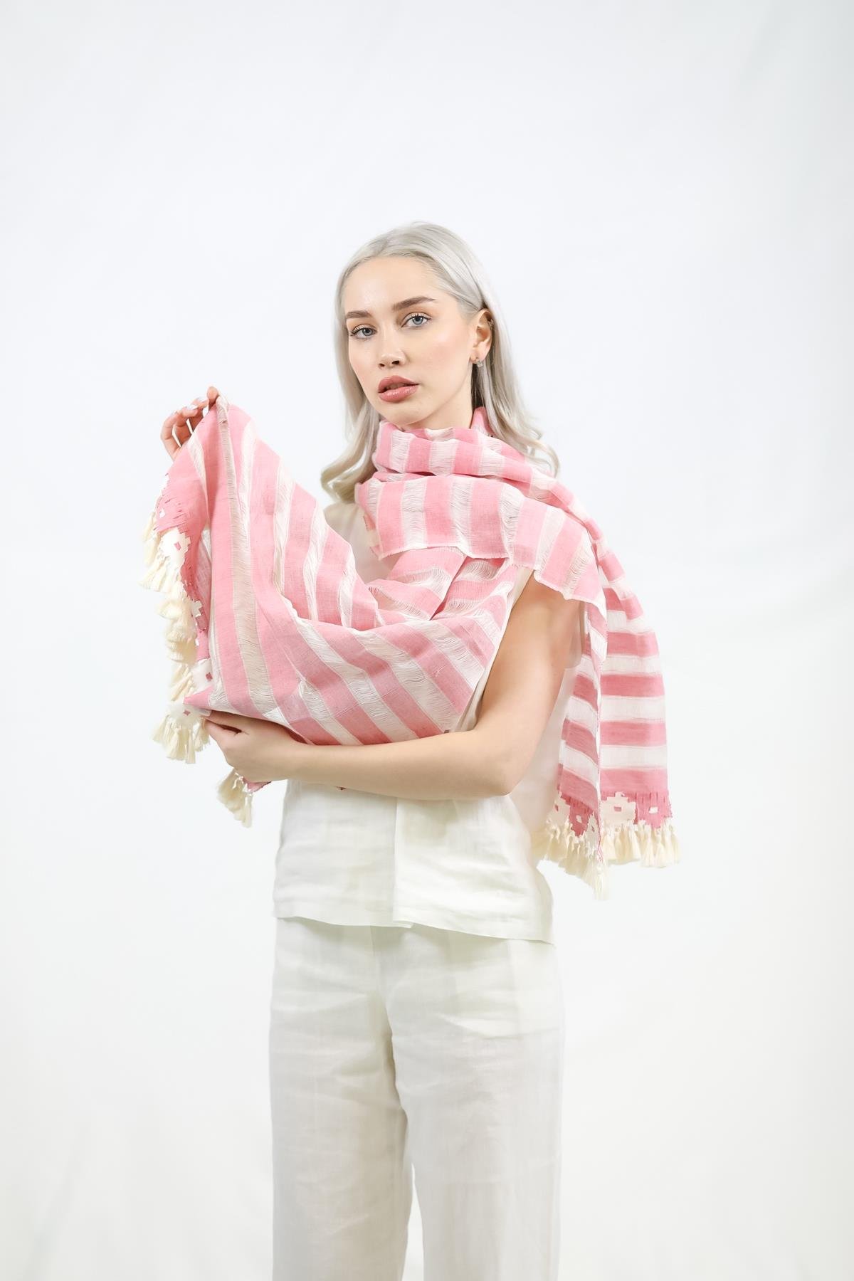 Elyara Motifli Şal Pembe