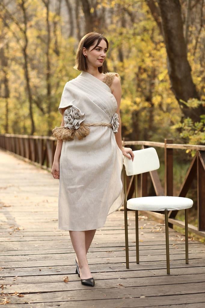 Glenia Asimetrik Drape ve Halat Kemerli Tasarım Elbise Natural