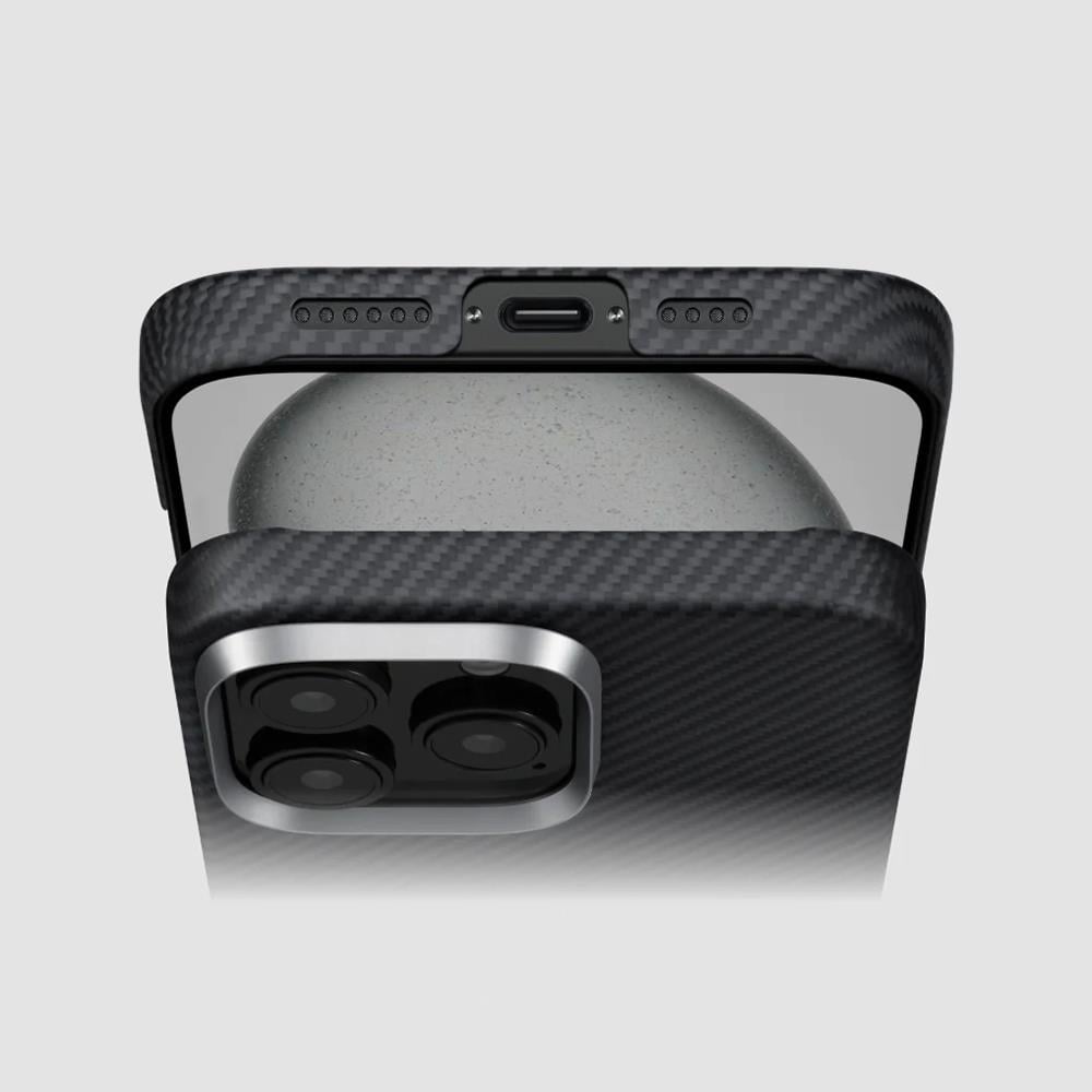 Apple iPhone 16 Pro Kılıf M-safe Şarj Özellikli 600D Aramid Fiber Pitaka Ultra-Slim Classic Serisi Black-Grey Twill Kapak