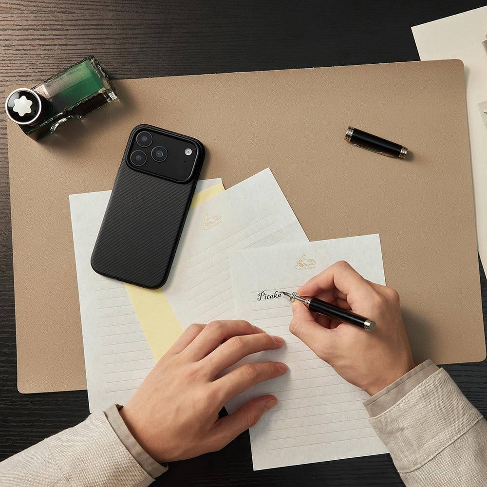 Apple iPhone 17 Pro Max Kılıf M-safe Şarj Özellikli 1500D Aramid Fiber Pitaka Military-Grade Classic Serisi Black-Grey Twill Kapak