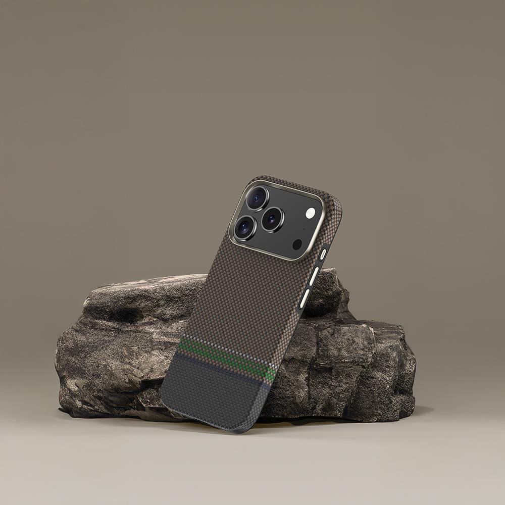 Apple iPhone 17 Pro Max Kılıf M-safe Şarj Özellikli Karbon Fiber Tasarımlı Benks Prestige ArmorPro Kevlar Kapak