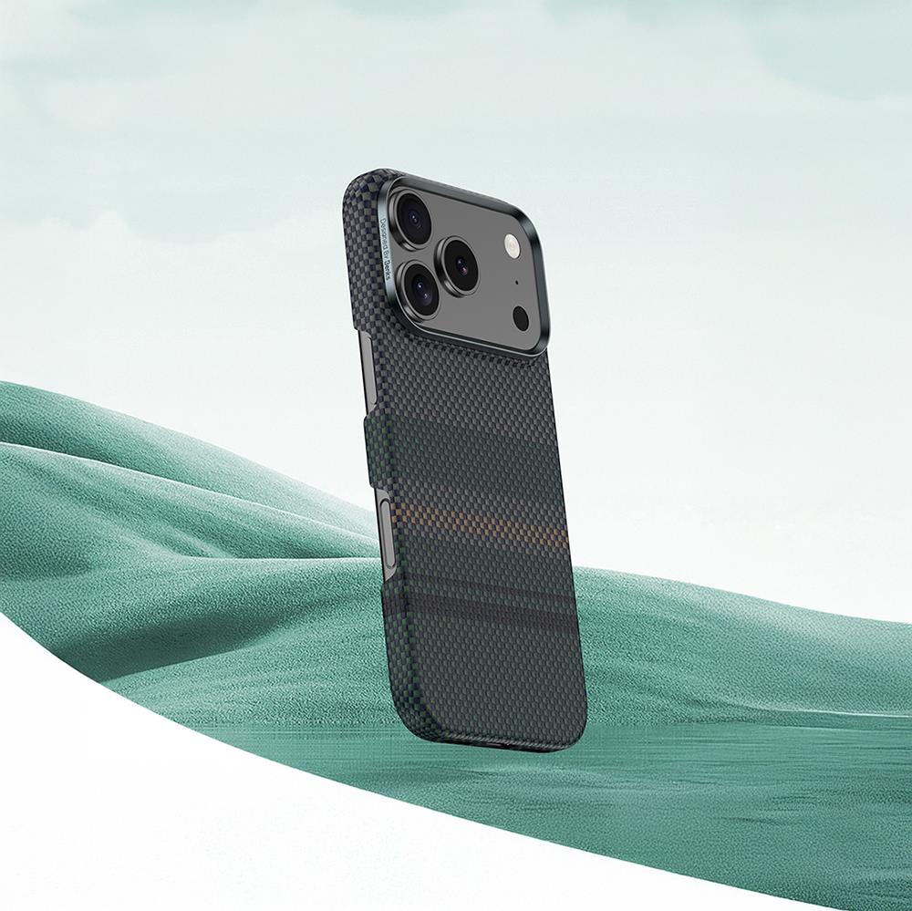 Apple iPhone 17 Pro Max Kılıf M-safe Şarj Özellikli Karbon Fiber Tasarımlı Benks Aurora ArmorPro Kevlar Kapak