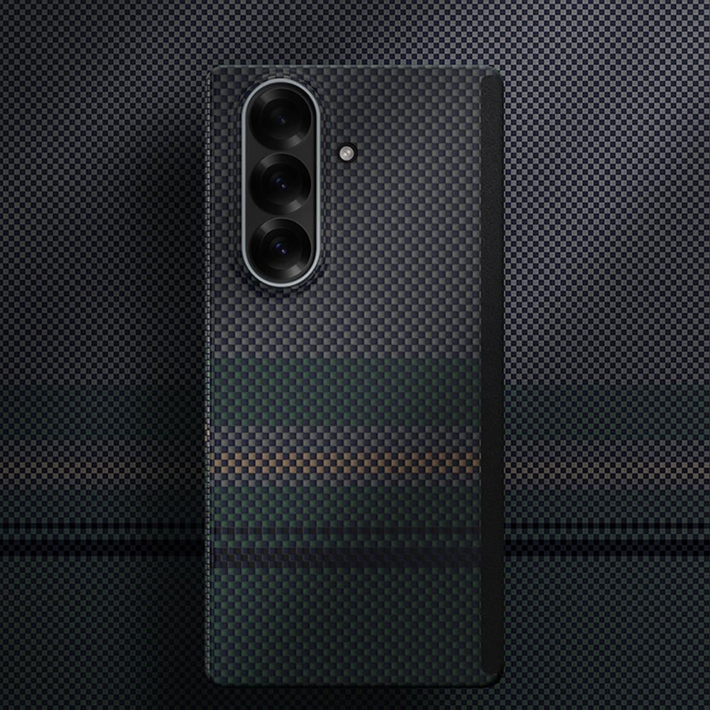 Galaxy Z Fold 7 Kılıf M-safe Şarj Özellikli Karbon Fiber Tasarımlı Benks Aurora ArmorAir Kevlar Kapak