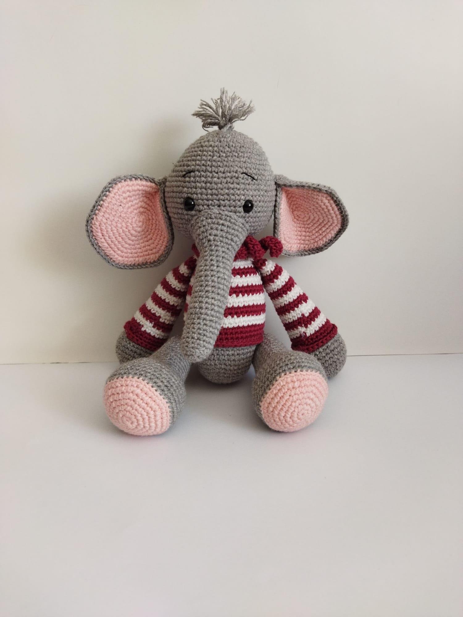 Amigurumi fil bordo beyaz