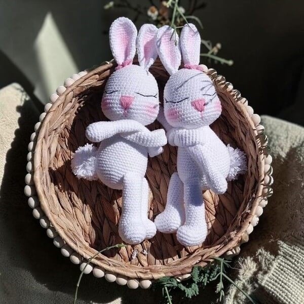Amigurumi tavşan perde tutacağı
