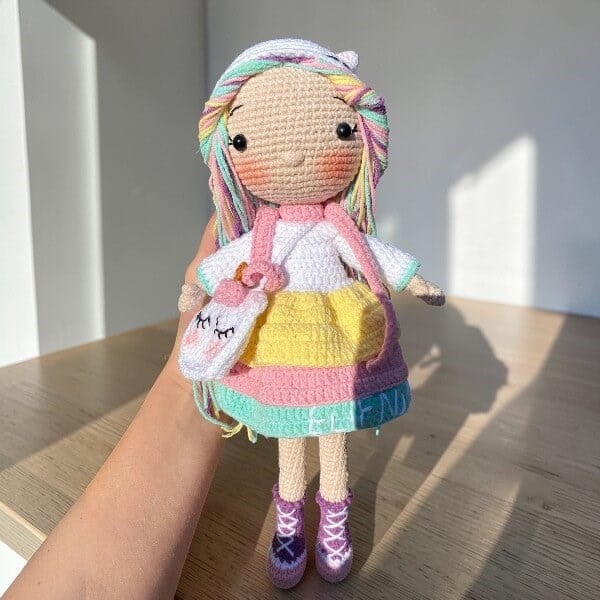 Amigurumi Unicorn Kostümlü Bebek 30 cm – El Yapımı Örgü Oyuncak