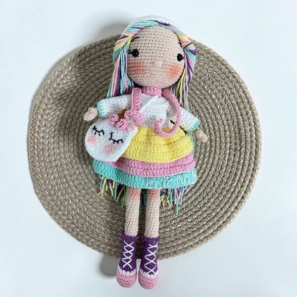 Amigurumi Unicorn Kostümlü Bebek 30 cm – El Yapımı Örgü Oyuncak
