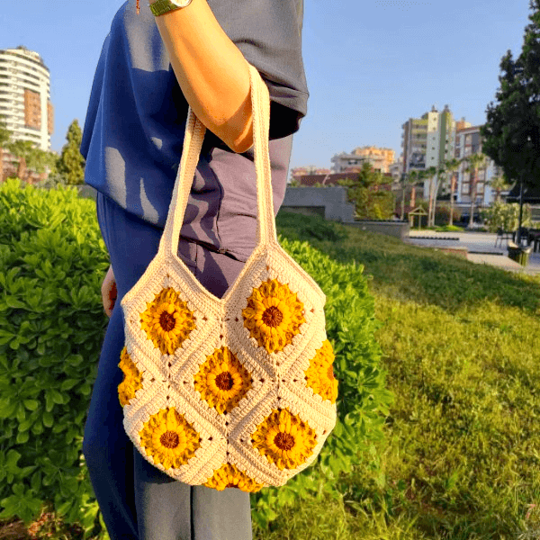 Ayçiçek Motifli Omuz Çantası 