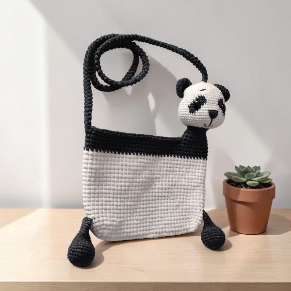 PANDA FİGÜRLÜ ÇANTA