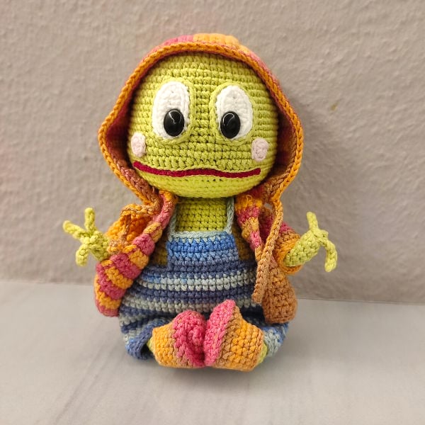 Sir Green Amigurumi El Yapımı Şapkalı Oyuncak