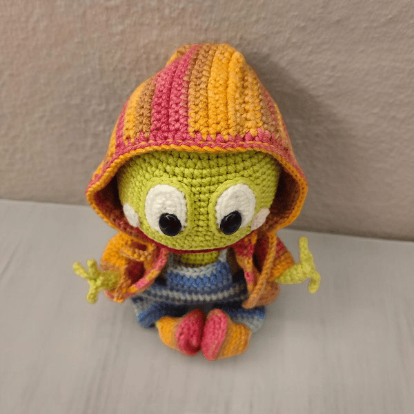 Sir Green Amigurumi El Yapımı Şapkalı Oyuncak