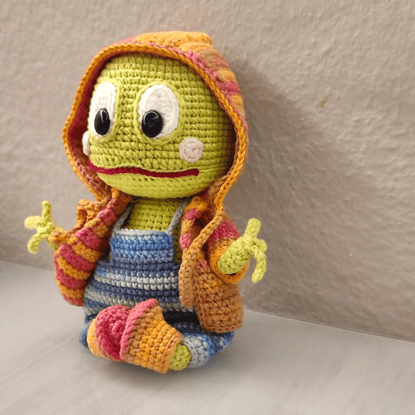 Sir Green Amigurumi El Yapımı Şapkalı Oyuncak