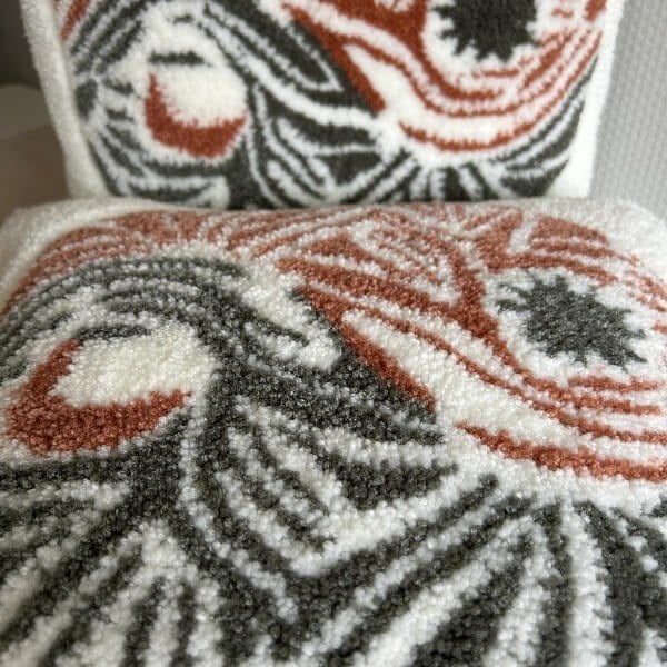 Yin-yang desenli  dekoratif tufting kırlent