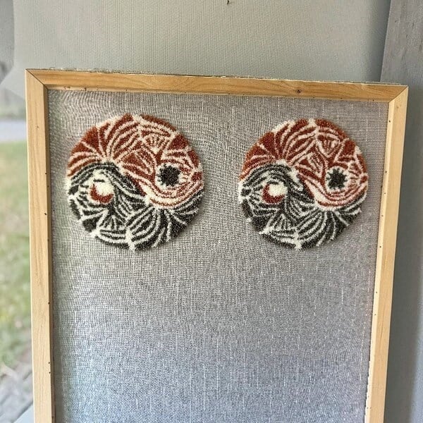 Yin-yang desenli  dekoratif tufting kırlent